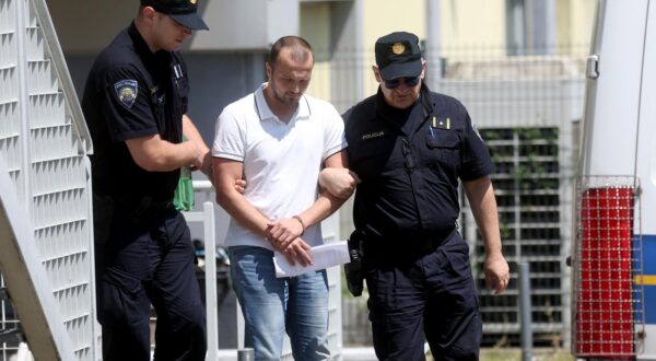 25.06.2025. Zagreb - Andreja B., bivšeg supruga Andree K., koja je sa svojim partnerom Marijanom C. brutalno likvidirana 13. lipnja u garaži stambene zgrade na zagrebačkom Markuševcu, doveli su jutros u prostorije Državnog odvjetništva gdje će biti ispitan.  Tužiteljstvo će nakon toga predložiti određivanje istražnog zatvora, o čemu će odlučivati sudac istrage zagrebačkog Županijskog suda. Photo: Slavko Midzor/PIXSELL