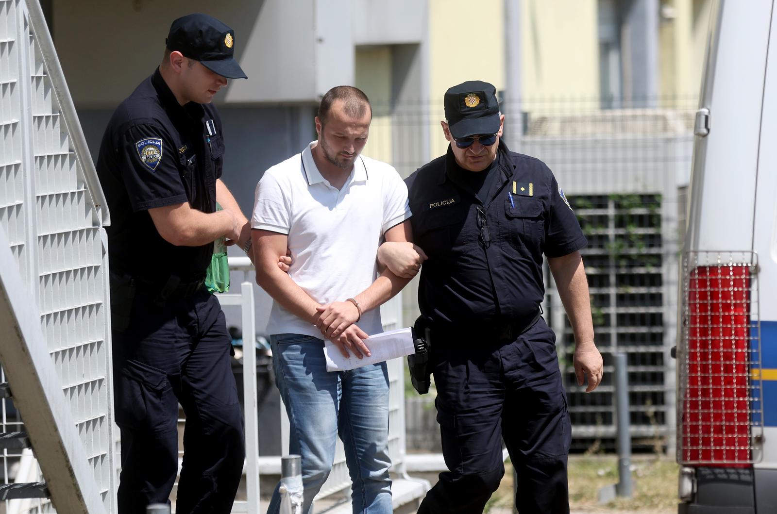 25.06.2025. Zagreb - Andreja B., bivšeg supruga Andree K., koja je sa svojim partnerom Marijanom C. brutalno likvidirana 13. lipnja u garaži stambene zgrade na zagrebačkom Markuševcu, doveli su jutros u prostorije Državnog odvjetništva gdje će biti ispitan.  Tužiteljstvo će nakon toga predložiti određivanje istražnog zatvora, o čemu će odlučivati sudac istrage zagrebačkog Županijskog suda. Photo: Slavko Midzor/PIXSELL