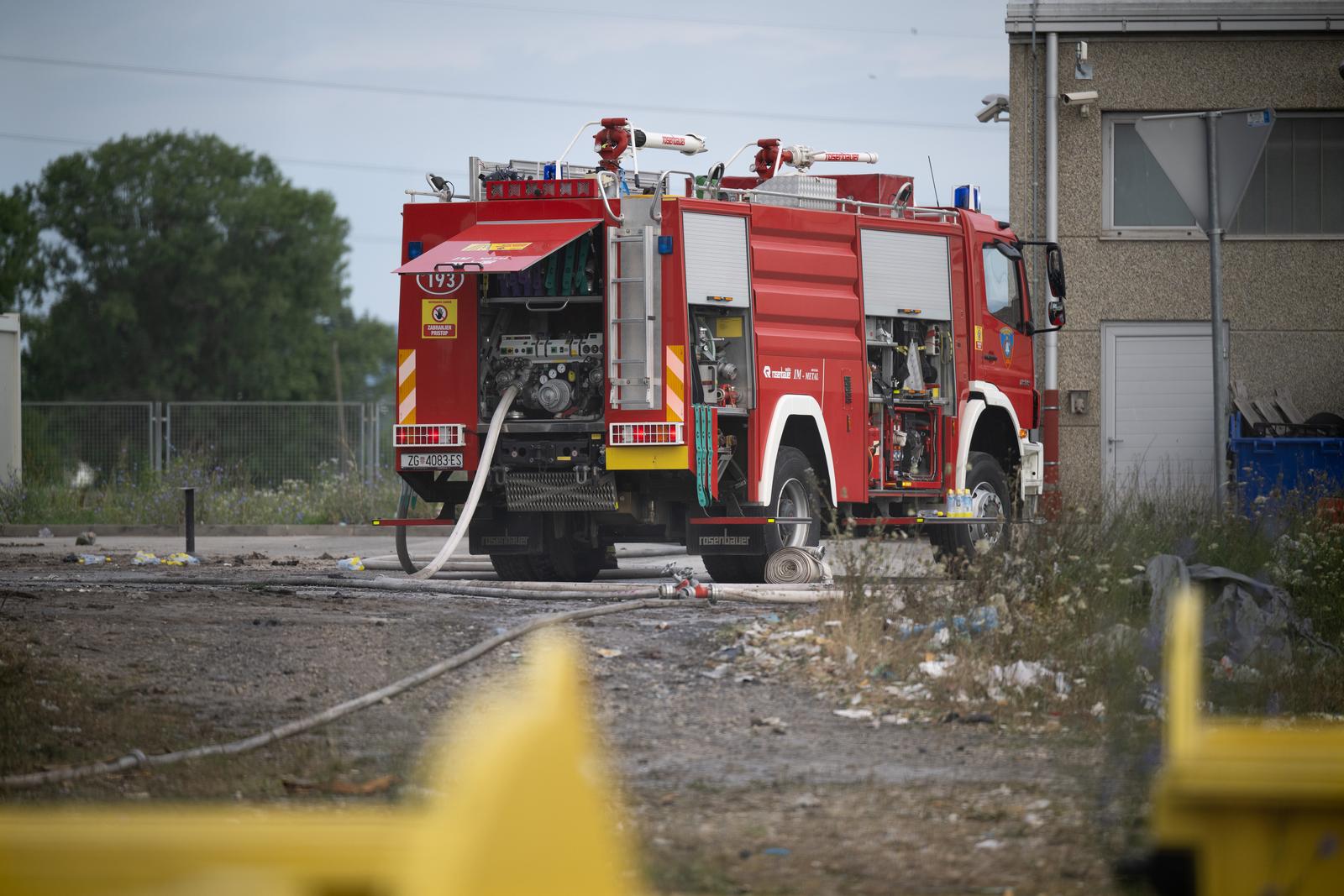27.06.2024., Zagreb - Na oslagalistu otpada Jakusevec nocas je izbio pozar glomaznog otpada na prostoru Servisno operativnog centra.   Photo: Davor Puklavec/PIXSELL