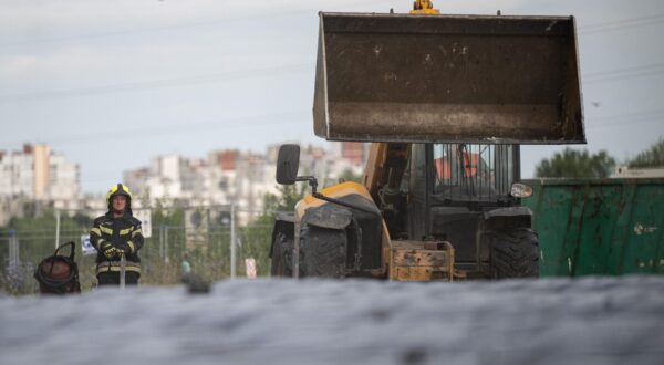 27.06.2024., Zagreb - Na oslagalistu otpada Jakusevec nocas je izbio pozar glomaznog otpada na prostoru Servisno operativnog centra.   Photo: Davor Puklavec/PIXSELL