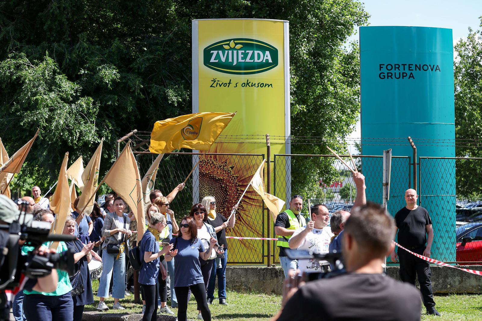 29.05.2025., Zagreb - Sindikat zaposlenih u poljoprivredi, prehrambenoj i duhanskoj industriji i vodoprivredi Hrvatske odrzali su prosvjed podrske radnicima Zvijezde i PIK Vrbovca. Photo: Matija Habljak/PIXSELL