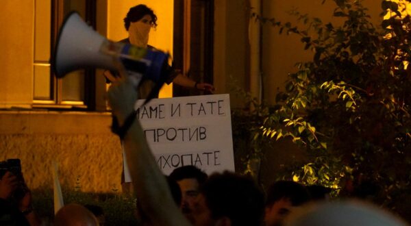28, June, 2025, Belgrade - After the student protest "See you on Vidovdan", there was a clash between citizens and police in the Boulevard and Slavija, demonstrators were arrested, flares, cannon shots and tear gas were thrown. Photo: Antonio Ahel/ATAImages

28, jun, 2025, Beograd - Nakon studentskog protest "Vidimo se na Vidovdan" doslo je do sukoba gradjana i policije u Bulevaru i na Slaviji, doslo je do hapsenja demonstranata, bacane su baklje, topovski udari i suzavac. Photo: Antonio Ahel/ATAImages Photo: Antonio Ahel/AtaImages/PIXSELL