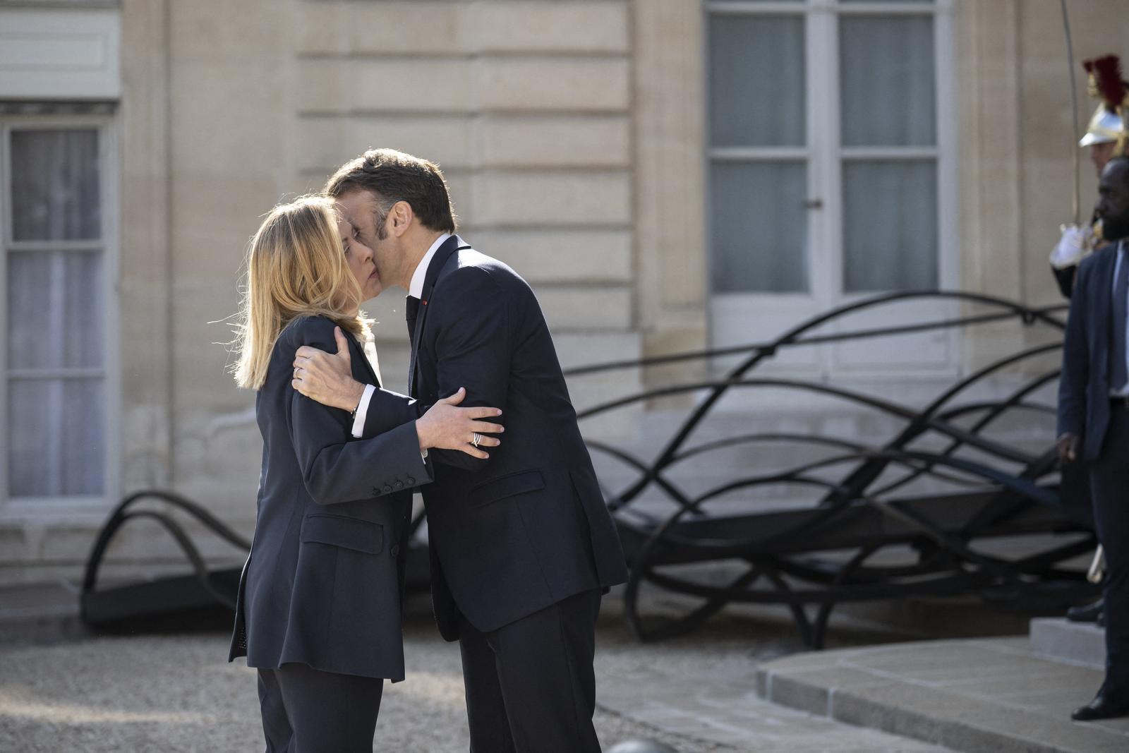 Giorgia Meloni i Emmanuel Macron