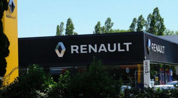 General view of a Renault car fleet - Castelnaudary A general view of a Renault car fleet, on May 31, 2020 in Castelnaudary, France. Photo by Marie Hubert Psaila/ABACAPRESS.COM Hubert Psaila Marie/ABACA /PIXSELL