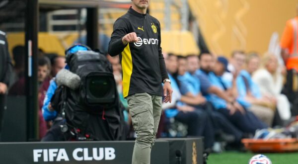 17.06.2025, MetLife Stadium, East Rutherford, USA, FIFA Klub WM 2025, Fluminense FC vs Borussia Dortmund, Gruppe F, im Bild Niko Kovac (Cheftrainer, Borussia Dortmund) // during the FIFA Club World Cup 2025, group F match between Fluminense FC and Borussia Dortmund at the MetLife Stadium in East Rutherford, United States on 2025/06/17. EXPA Pictures © 2025, PhotoCredit: EXPA/ Eibner-Pressefoto/ Scott Coleman
 
 *****ATTENTION - OUT of GER***** Photo: EXPA/ Eibner/ Scott Coleman/EXPA