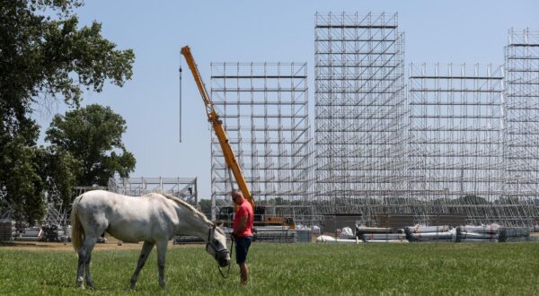 08.06.2025. Zagreb - Postavljanje pozornice za koncert Marka Perkovica Thompsona na zagrebackom hipodromu. Photo: Igor Kralj/PIXSELL