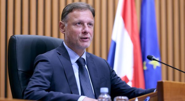 10.06.2025., Zagreb - Sjednica Sabora nastavljena je izlaganjem zastupnickih stajalista nakon kojih slijedi rasprava o Godisnjem izvjescu o napretku u provedbi Nacionalne razvojne strategije Republike Hrvatske do 2030. godine. Photo: Patrik Macek/PIXSELL