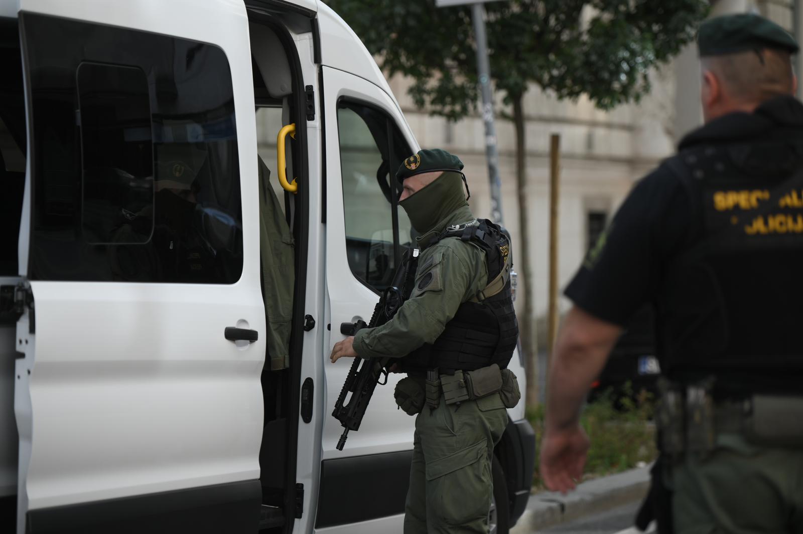 18.06.2025. Zagreb - Preprata na Zupanijski sud sud Frana R. (31) Matije M. /29), osumnjicenih za ubojstvo mladog para u Markusevcu.. Sudac istrage odlucit će o mogucem istraznom zatvoru. Photo: Marko Juric/PIXSELL