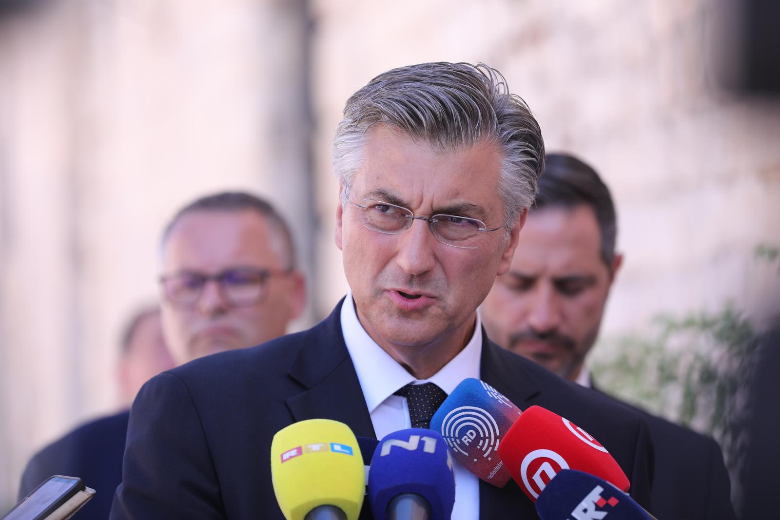 22.07.2025., Hvar - Predsjednik vlade Andrej Plenkovic dao izjavu za medije. Photo: Ivo Cagalj/PIXSELL