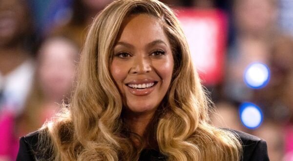 Beyonce onstage during a campaign event at Shell Energy Stadium on Friday October25, 2024 in Houston, Texas. Photo: Trish Badger imageSPACE MediaPunch Copyright: ximageSPACEx