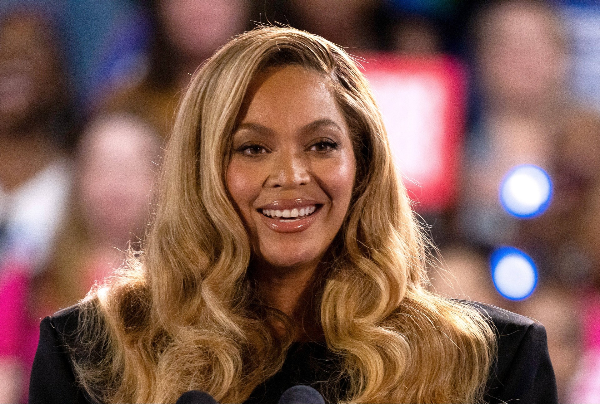 Beyonce onstage during a campaign event at Shell Energy Stadium on Friday October25, 2024 in Houston, Texas. Photo: Trish Badger imageSPACE MediaPunch Copyright: ximageSPACEx