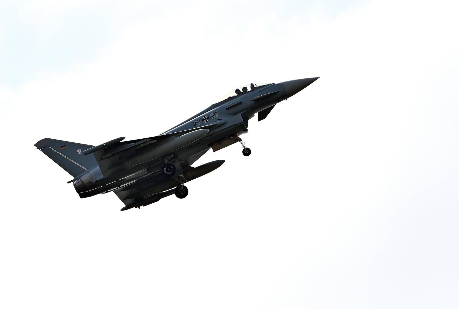 28.06.2025, xjrdrx, Politik Tag der Bundeswehr 2025 in Bückeburg, v.l. EUROFIGHTER EF-2000 Typhoon GAF3101 Bückeburg *** 28 06 2025, xjrdrx, Politik Tag der Bundeswehr 2025 in Bückeburg, v l EUROFIGHTER EF 2000 Typhoon GAF3101 Bückeburg Photo: IMAGO/Jerry Andre/IMAGOSTOCK&PEOPLE
