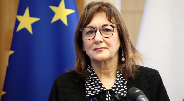 Warszawa, 09.03.2022. Wiceprzewodnicząca Komisji Europejskiej Dubravka Suica wzięła udział w spotkaniu w Ministerstwie Rodziny i Polityki Społecznej w Warszawie, 9 bm. Spotkanie dot. m.in. sytuacji obywateli Ukrainy, którzy w wyniku działań wojennych szukają bezpiecznego schronienia w Polsce. (aldg) PAP/Tomasz Gzell  Photo: TOMASZ GZELL/PAP