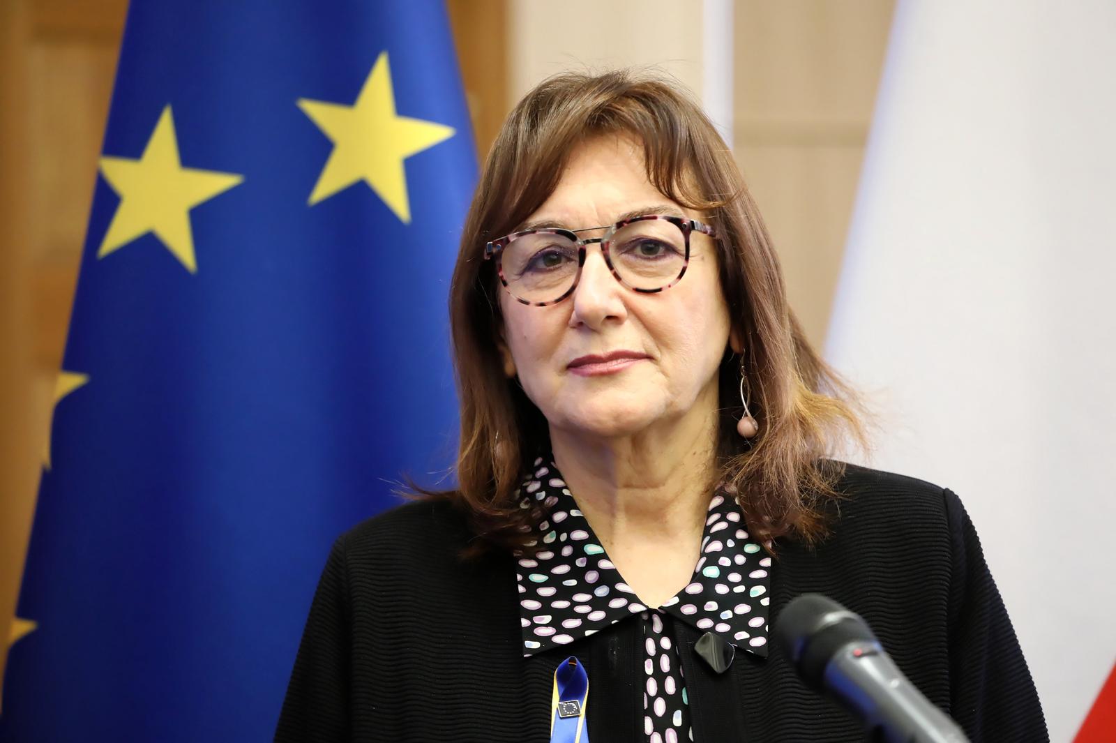 Warszawa, 09.03.2022. Wiceprzewodnicząca Komisji Europejskiej Dubravka Suica wzięła udział w spotkaniu w Ministerstwie Rodziny i Polityki Społecznej w Warszawie, 9 bm. Spotkanie dot. m.in. sytuacji obywateli Ukrainy, którzy w wyniku działań wojennych szukają bezpiecznego schronienia w Polsce. (aldg) PAP/Tomasz Gzell  Photo: TOMASZ GZELL/PAP