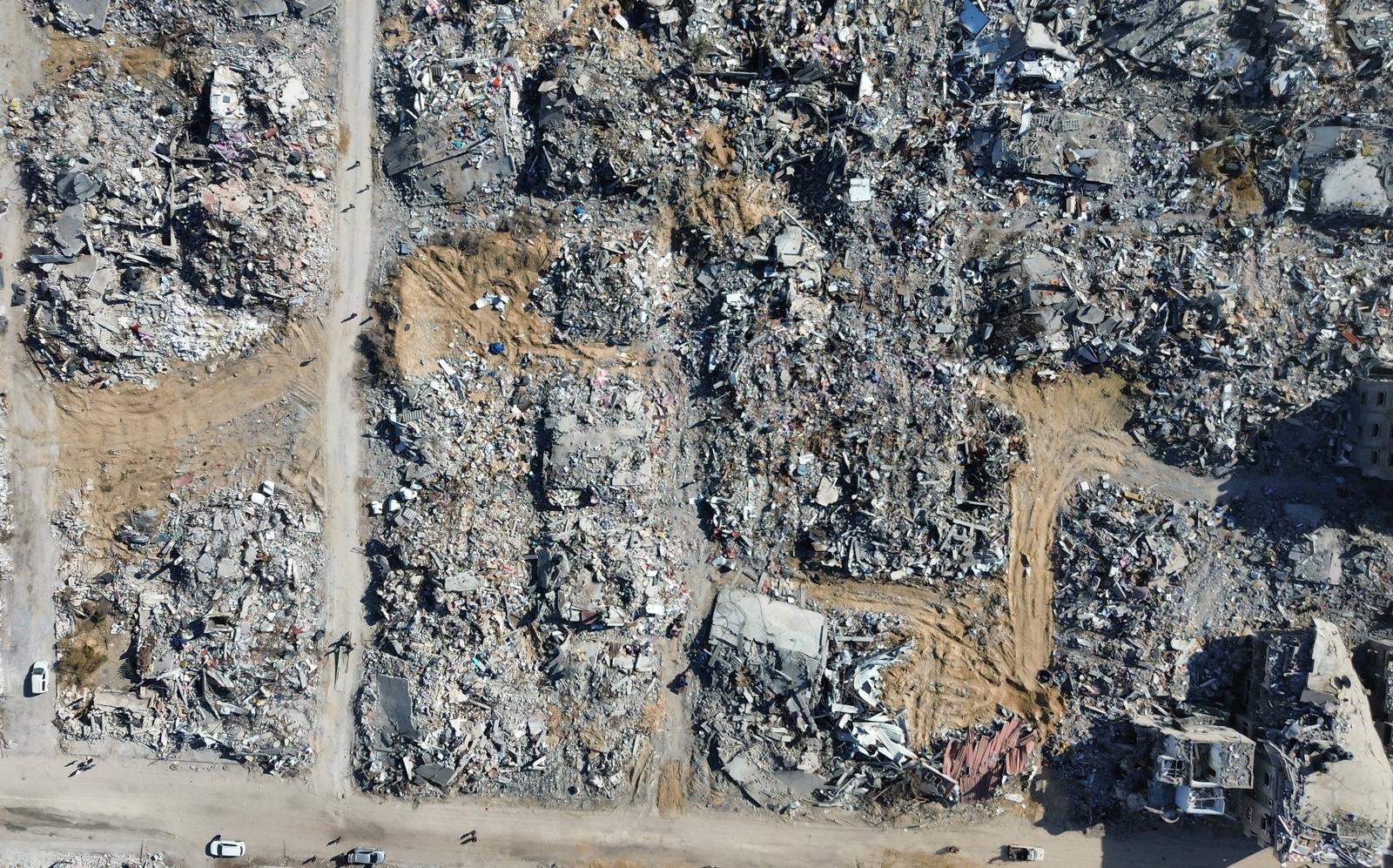 An aerial view of the destruction resulting from Israeli attacks as a ceasefire takes effect in Gaza An aerial view of the destruction resulting from Israeli attacks as a ceasefire takes effect in Gaza following an agreement between Hamas and Israel in Rafah, Gaza on January 21, 2025. Photo by Doaa el-Baz apaimages Rafah Gaza Strip Palestinian Territory 210125_Rafah_STR_005 Copyright: xapaimagesxDoaaxel-Bazxapaimagesx Photo: IMAGO/Doaa el-Baz apaimages/IMAGOSTOCK&PEOPLE