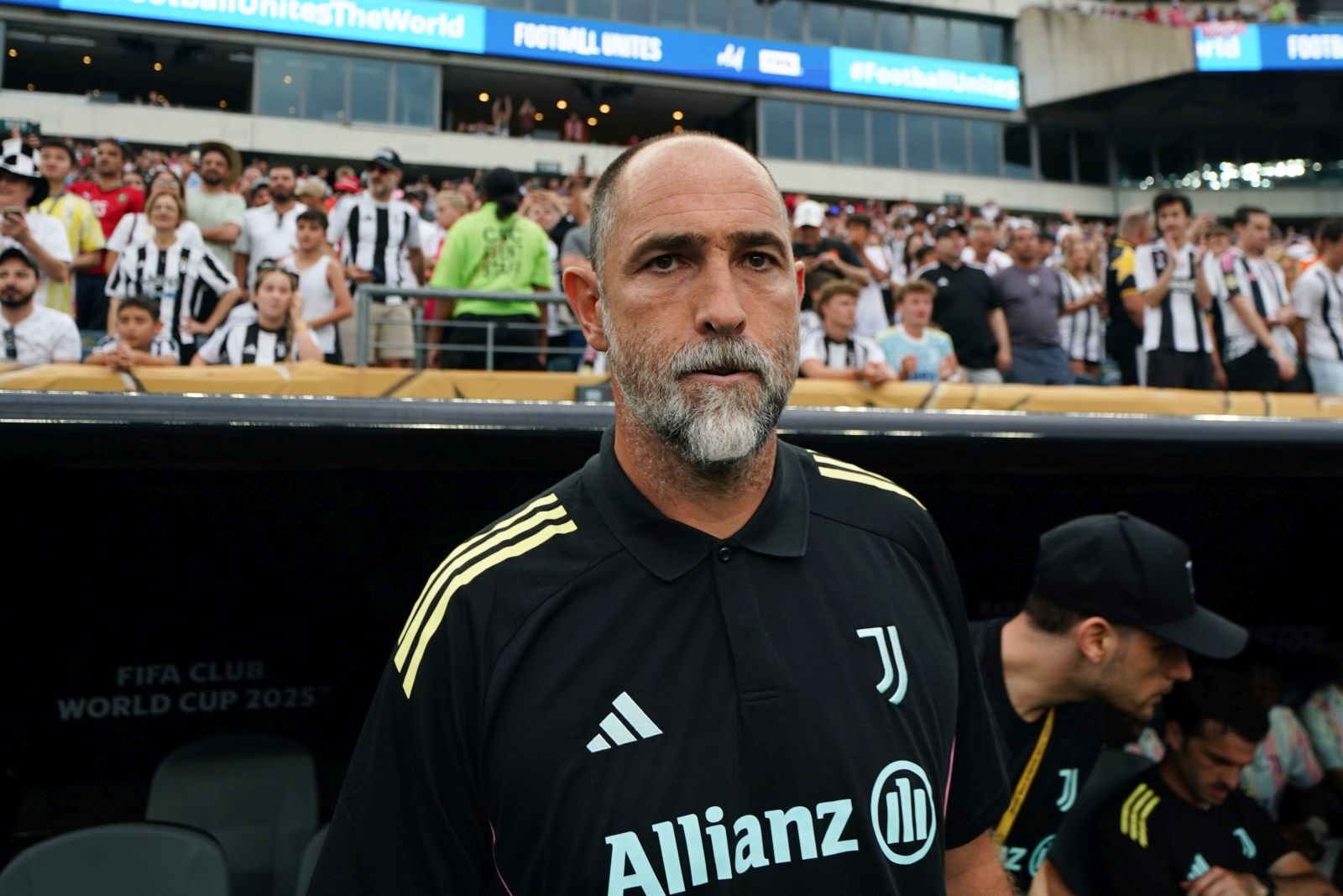 epa12191452 Juventus head coach Igor Tudor looks on during the FIFA Club World Cup 2025 soccer match between Juventus and Wydad AC in Philadelphia, Pennsylvania, USA, 22 June 2025.  EPA/WILL OLIVER