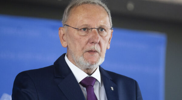 Zagreb, 03.07.2025 -  Izjave nakon sjednice Vlade RH. Na fotografiji Davor Božinović.  foto HINA/ Daniel KASAP/ dk
