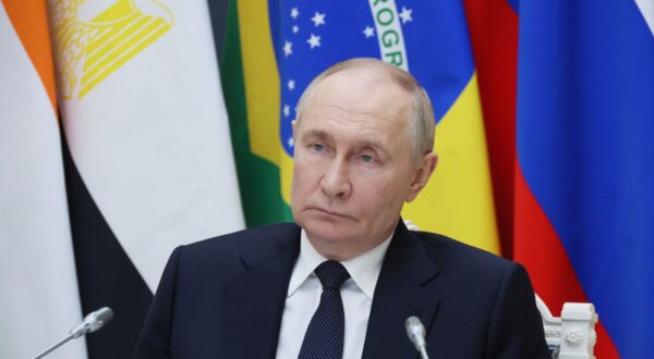 epa12221060 Russian President Vladimir Putin participates in a plenary session of the 17th BRICS Summit, held under Brazil's chairmanship in Rio de Janeiro, via videoconference at the Kremlin in Moscow, Russia, 06 July 2025.  EPA/MIKHAIL METZEL / SPUTNIK / KREMLIN POOL MANDATORY CREDIT