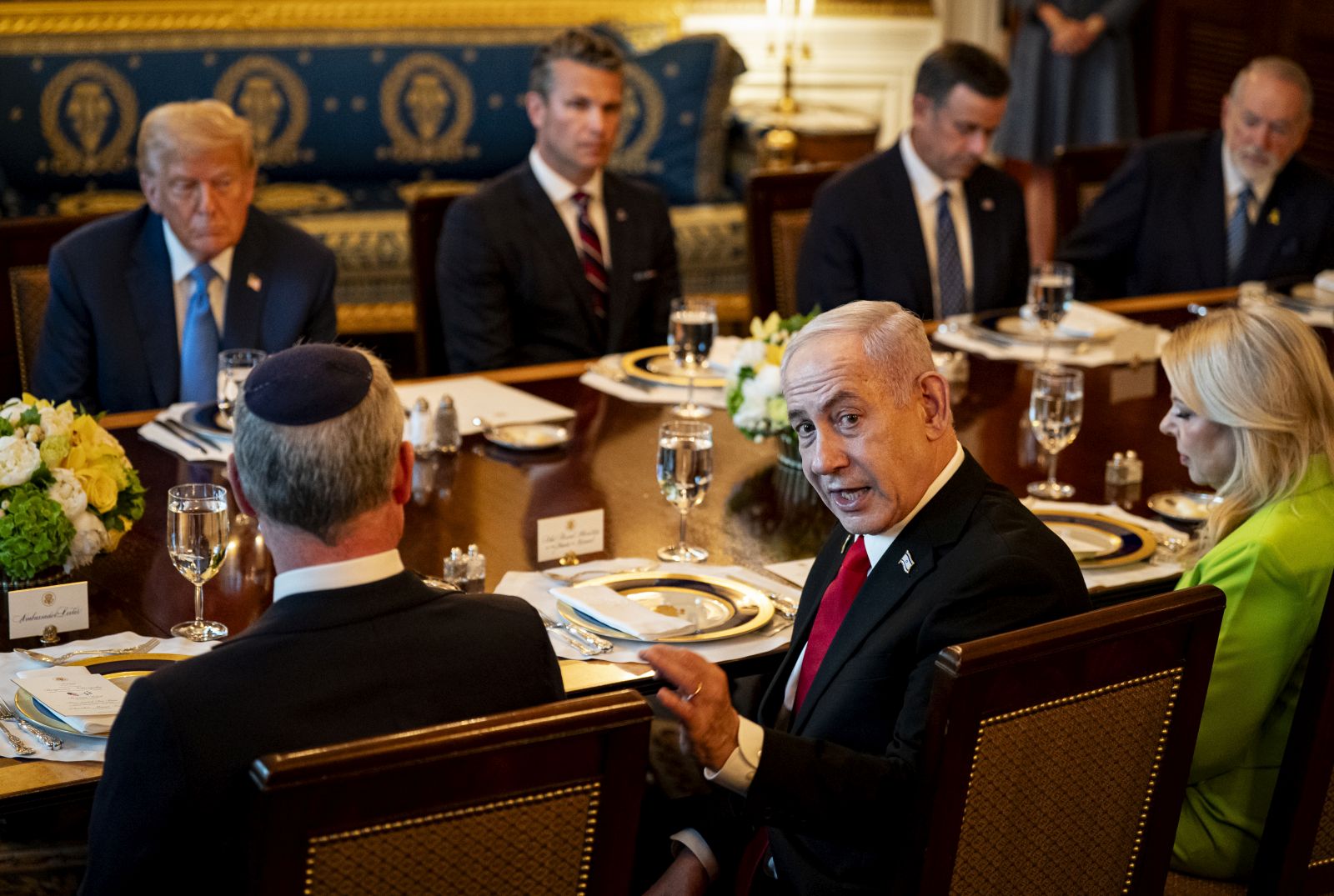 epa12223555 US President Donald Trump (L, top) and Israeli Prime Minister Benjamin Netanyahu (C, bottom) attend a dinner in the Blue Room of the White House in Washington, DC, USA, 07 July 2025. Israeli Prime Minister Benjamin Netanyahu told President Donald Trump he nominated him for the Nobel Peace Prize, using a visit to the White House to further cement the pairs relationship as the US presses for a ceasefire in Gaza.  EPA/AL DRAGO / POOL