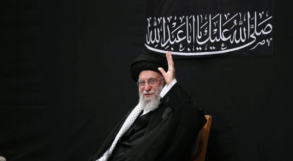 Iranian Supreme Leader Ayatollah ALI KHAMENEI attends a mourning ceremony commemorating the death anniversary of the Prophet Muhammad s grandson Iranian Supreme Leader Ayatollah ALI KHAMENEI attends a mourning ceremony commemorating the death anniversary of the Prophet Muhammad s grandson, Hussein, in Tehran. Iran s supreme leader on July 5 made his first public appearance since the outbreak of his country s recent 12-day war with Israel, state media reported, greeting worshippers and being cheered at a mosque in a video broadcast by state television, on July 5, 2025. Photo by Iran s Supreme Leader/APAimages Tehran Tehran Iran, Islamic Republic of 050725_Iran_IKPO_001 Copyright: xapaimagesxIran sxSupremexLeader/APAimagesx Photo: IMAGO/Iran's Supreme Leader/APAimages/IMAGOSTOCK&PEOPLE