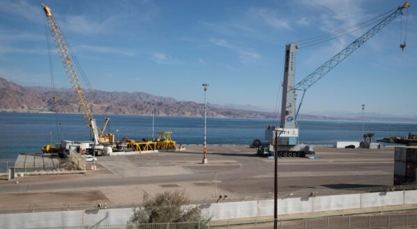 (250429) -- EILAT, April 29, 2025 (Xinhua) -- This photo taken on March 17, 2025 shows the empty Eilat Port in the southern Israeli city of Eilat.   TO GO WITH "Letter From Mideast: Beneath Eilat's azure waters, shadows of conflicts run deep" (Xinhua/Chen Junqing) Photo: Chen Junqing/XINHUA