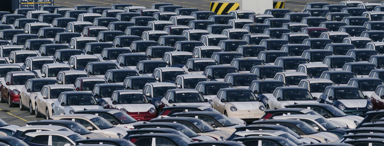 Aufnahme von Fahrzeugen der Marke Ora, Great Wall Motors, in Bremerhaven, 08.05.2023. Bremerhaven Deutschland *** Acceptance of vehicles of the Ora brand, Great Wall Motors, in Bremerhaven, 08 05 2023 Bremerhaven Germany Copyright: xSebastianxRaux Photo: Sebastian Rau/IMAGOSTOCK&PEOPLE