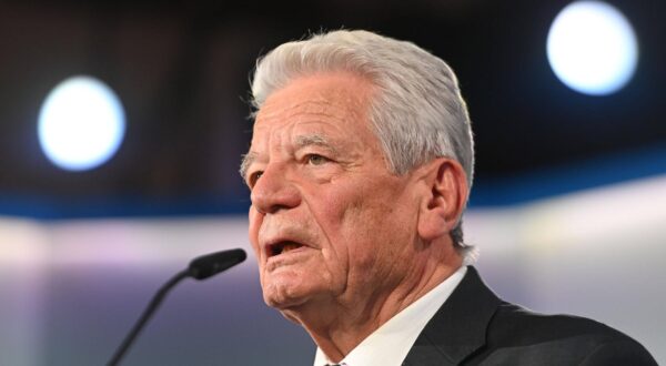 Freiheitspreis der Medien Preistrager: Joachim Gauck, Bundespraesident a. D. Einzelbild,angeschnittenes Einzelmotiv, Portrait,Portraet. Ludwig Erhard Gipfel 2025 auf Gut Kaltenbrunn am Tegernsee am 07.05.2025. *** Freedom Prize of the Media Prize winner Joachim Gauck, former German President Single image, cropped single motif, portrait, portrait Ludwig Erhard Summit 2025 at Gut Kaltenbrunn on Lake Tegernsee on 07 05 2025 Photo: IMAGO/Frank Hoermann / SVEN SIMON/IMAGOSTOCK&PEOPLE