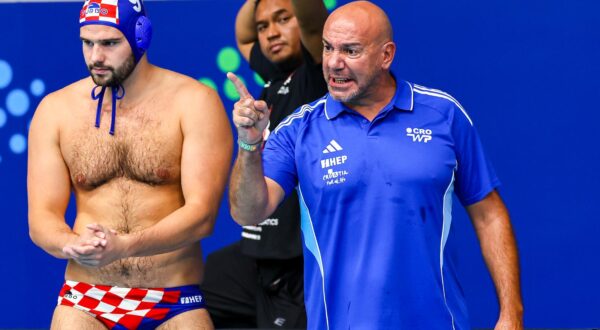headcoach Ivica Tucak of Croatia during the water polo match between Greece and Croatia on day 6 of the Singapore 2025 World Aquatics Championships at OCBC Aquatic Centre on July 16, 2025 in Singapore. (Photo by Albert ten Hove/Marcel ter Bals/DeFodi Images)  Photo: Albert ten Hove/Marcel ter Bals/DeFodi Images/DEFODI