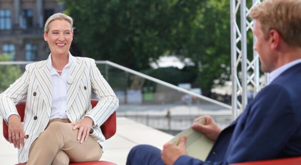 Berlin, Deutschland, 20.07.2025: ARD-Sommerinterview: Alice Weidel AfD im Gespräch mit Markus Preiß, Leiter ARD-Hauptstadtstudio *** Berlin, Germany, 20 07 2025 ARD summer interview Alice Weidel AfD in conversation with Markus Preiß, Head of ARD Capital City Studio Copyright: xdtsxNachrichtenagenturx dts_76684 Photo: IMAGO/dts Nachrichtenagentur/IMAGOSTOCK&PEOPLE