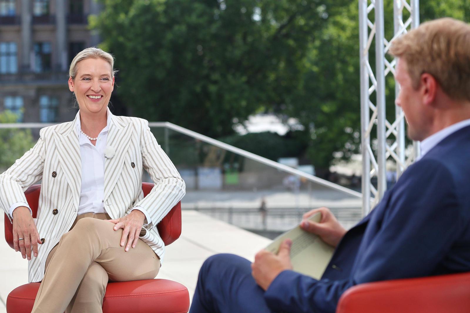 Berlin, Deutschland, 20.07.2025: ARD-Sommerinterview: Alice Weidel AfD im Gespräch mit Markus Preiß, Leiter ARD-Hauptstadtstudio *** Berlin, Germany, 20 07 2025 ARD summer interview Alice Weidel AfD in conversation with Markus Preiß, Head of ARD Capital City Studio Copyright: xdtsxNachrichtenagenturx dts_76684 Photo: IMAGO/dts Nachrichtenagentur/IMAGOSTOCK&PEOPLE