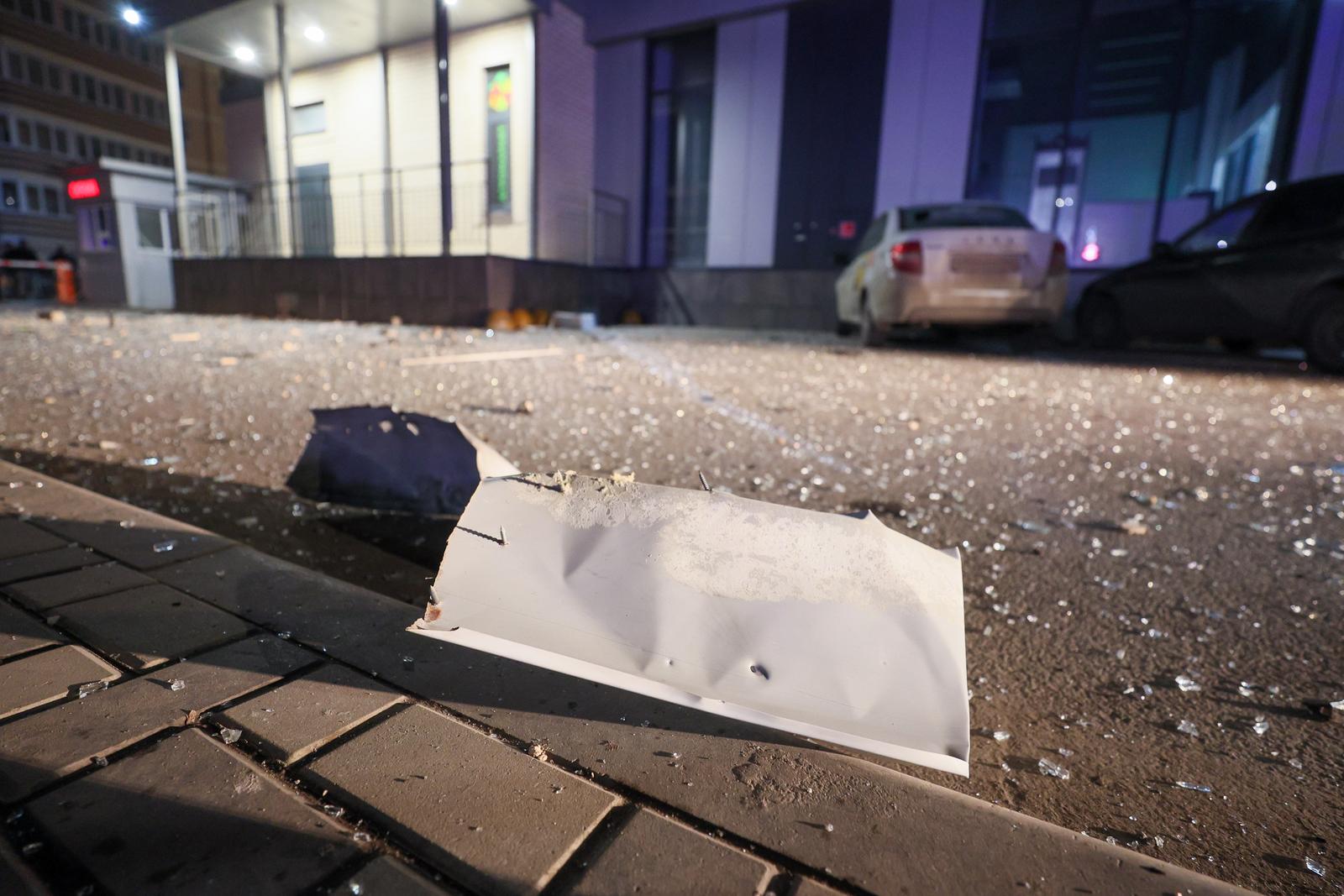 RUSSIA, ROSTOV-ON-DON - MARCH 22, 2025: WIndow debris is seen outside a damaged residential building in Gorsovetskaya Street after a drone attack. Erik Romanenko/TASS/Sipa USA Photo: Tass/SIPA USA