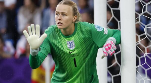 Hannah Hampton England, 01 , UEFA Womens EURO 2025, Frauen EM, EM Finale, England vs. Spanien, 27.07.2025, St. Jakob-Park, Basel, Schweiz Basel St. Jakob-Park Kanton Basel-Stadt Schweiz *** Hannah Hampton England, 01 , UEFA Womens EURO 2025, European Womens Championship, European Championship Final , England vs Spain, 27 07 2025, St Jakob Park, Basel, Switzerland Basel St Jakob Park Kanton Basel Stadt Switzerland Copyright: xGrantxHubbsx Photo: IMAGO/Grant Hubbs/IMAGOSPORT