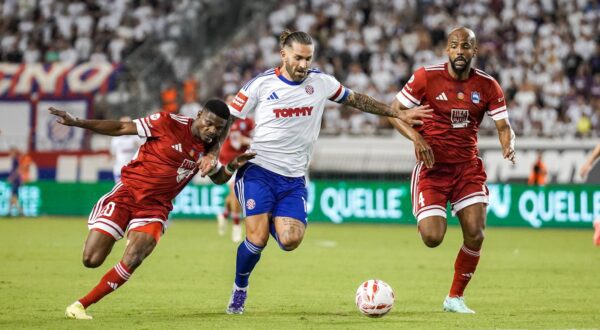 UEFA Conference League Qualifikation 2025/26 - 2. Runde, 31.07.2025 - HNK Hajduk Split vs. Zira FK / PFK Zire - Stadion Poljud Split, Kroatien Issa Djibrilla Zira FK, Marko Livaja Hajduk Split, Ruan Zira FK *** UEFA Conference League Qualification 2025 26 2 Round, 31 07 2025 HNK Hajduk Split vs Zira FK PFK Zire Stadion Poljud Split, Croatia Issa Djibrilla Zira FK , Marko Livaja Hajduk Split , Ruan Zira FK Copyright: xLukaxKolanovicx Photo: IMAGO/Luka Kolanovic/IMAGOSPORT