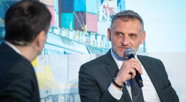 02.04.2025., Zagreb - Konferencija "Regija u pokretu". Konferenciju je otvorio David Vlajcic, potpredsjednik Vlade i ministar poljoprivrede, sumarstva i ribarstva te Josip Bilaver, drzavni tajnik za more i EU fondove. Photo: Neva Zganec/PIXSELL