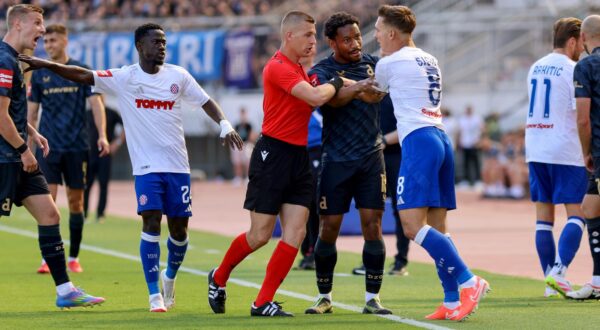 03.05.2025., Split, stadion Poljud - SuperSport Prva HNL, 33. kolo, HNK Hajduk - GNK Dinamo. Luka Stojkovic, Mateo Erceg, Ronael Pierre-Gabriel Photo: Sime Zelic/PIXSELL