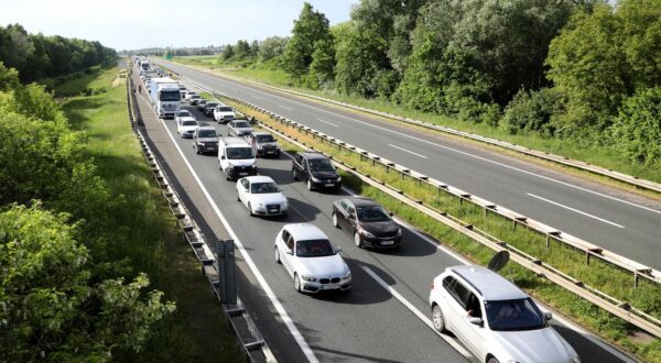 Kolona na autocesti