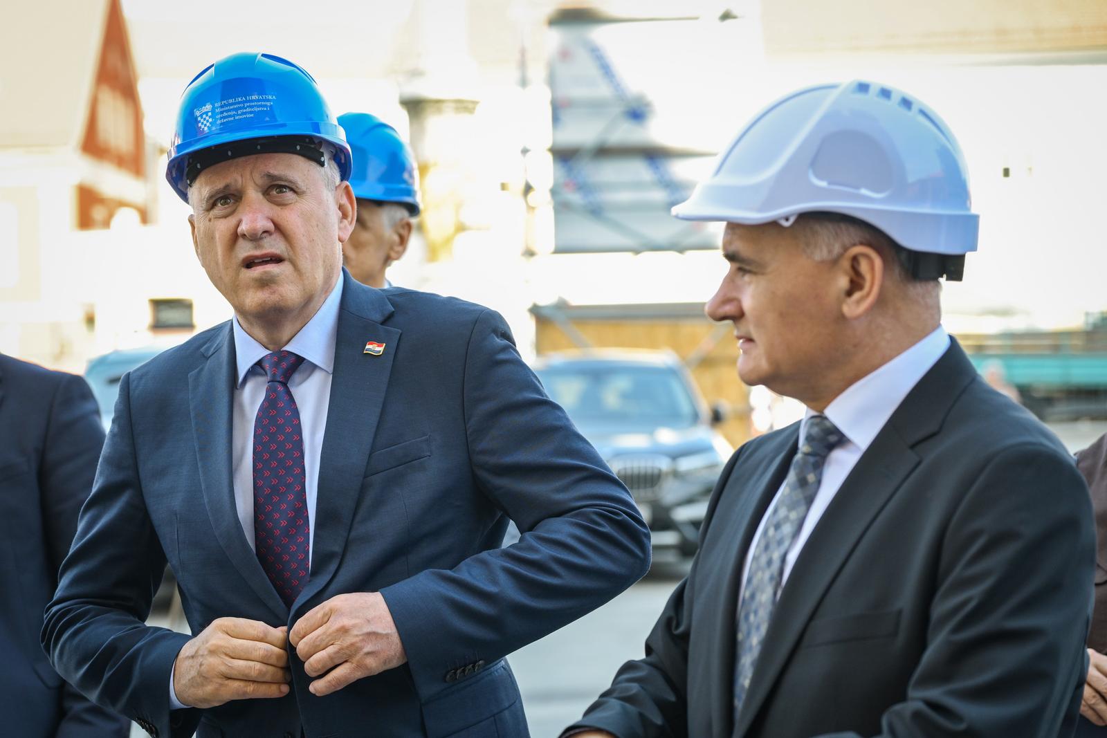 04.06.2025., Zagreb - Predsjednik Vlade Andrej Plenkovic sastao se sa zagrebackim nadbiskupom Drazenom Kutlesom, s kojim je razgovarao o daljnjem tijeku radova na obnovi Zagrebacke katedrale. Uz predsjednika Vlade bili su potpredsjednik Vlade i ministar prostornoga uredenja, graditeljstva i drzavne imovine Branko Bacic i ministrica kulture i medija Nina Obuljen Korzinek. Photo: Neva Zganec/PIXSELL