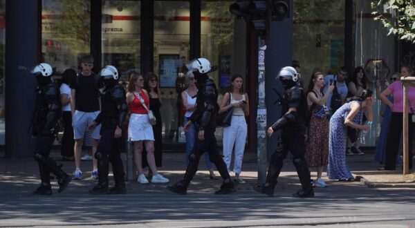 04, July, 2025, Belgrade - New blockade by citizens near the Faculty of Law. Photo: Antonio Ahel/ATAImages

04, jul, 2025, Beograd - Nova blokada gradjana kod Pravnog faklueta. Photo: Antonio Ahel/ATAImages Photo: Antonio Ahel/AtaImages/PIXSELL