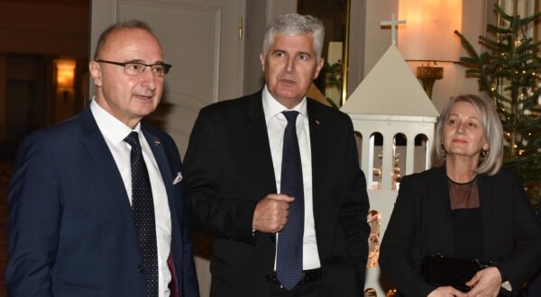 04.11.2022., Zagreb - U hotelu Sheraton susreli su se predstavnici HDZ BiH i hrvatskog HDZ-a na sastanku resorne koordinacije HDZ HR i HDZ BiH. Gordan Grlic Radman, Dragan Covic Photo: Davorin Visnjic/PIXSELL