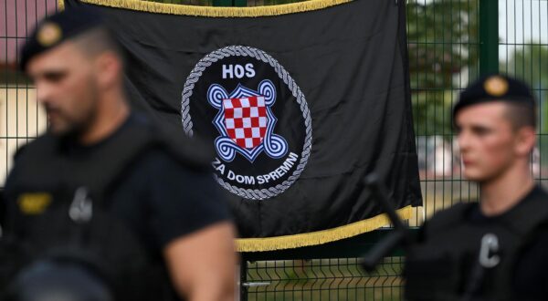05.07.2025., Zagreb - Obozavatelji se okupljaju u gradu uoci koncerta Marka Perkovica Thompsona na Hipodromu.  Photo: Marko Lukunic/PIXSELL