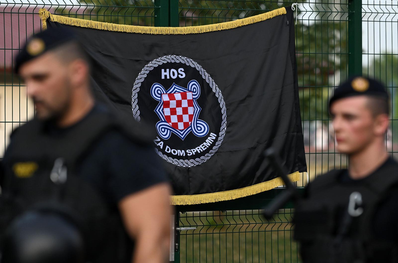 05.07.2025., Zagreb - Obozavatelji se okupljaju u gradu uoci koncerta Marka Perkovica Thompsona na Hipodromu.  Photo: Marko Lukunic/PIXSELL