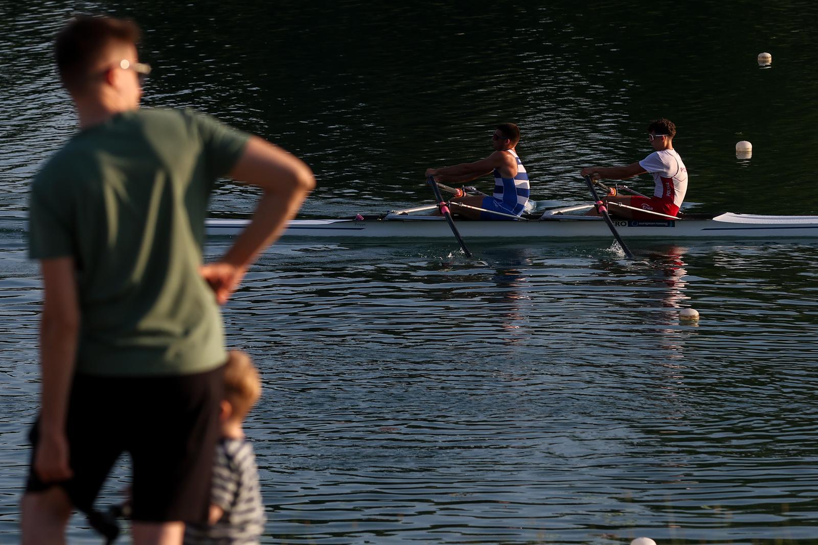 07.06.2025. Zagreb - Lijep suncan dan izmamio je rekreativce na jezero Jarun. Photo: Igor Kralj/PIXSELL