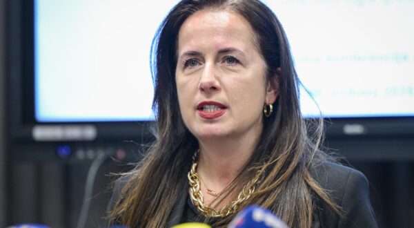 08.05.2025., Zagreb - Hrvatska udruga poslodavaca (HUP), uoci najavljenog prosvjeda u sektoru obrazovanja organizirala je konferenciju za medije na kojoj su predstavnici poslodavaca i sindikata govorili o stanju u sektoru i nuznoj potrebi reforme strukovnog obrazovanja, kao i razlozima zasto je vazno da Vlada i resorno Ministarstvo na tome ustraju. glavna direktorica HUP-a Irena Weber Photo: Neva Zganec/PIXSELL