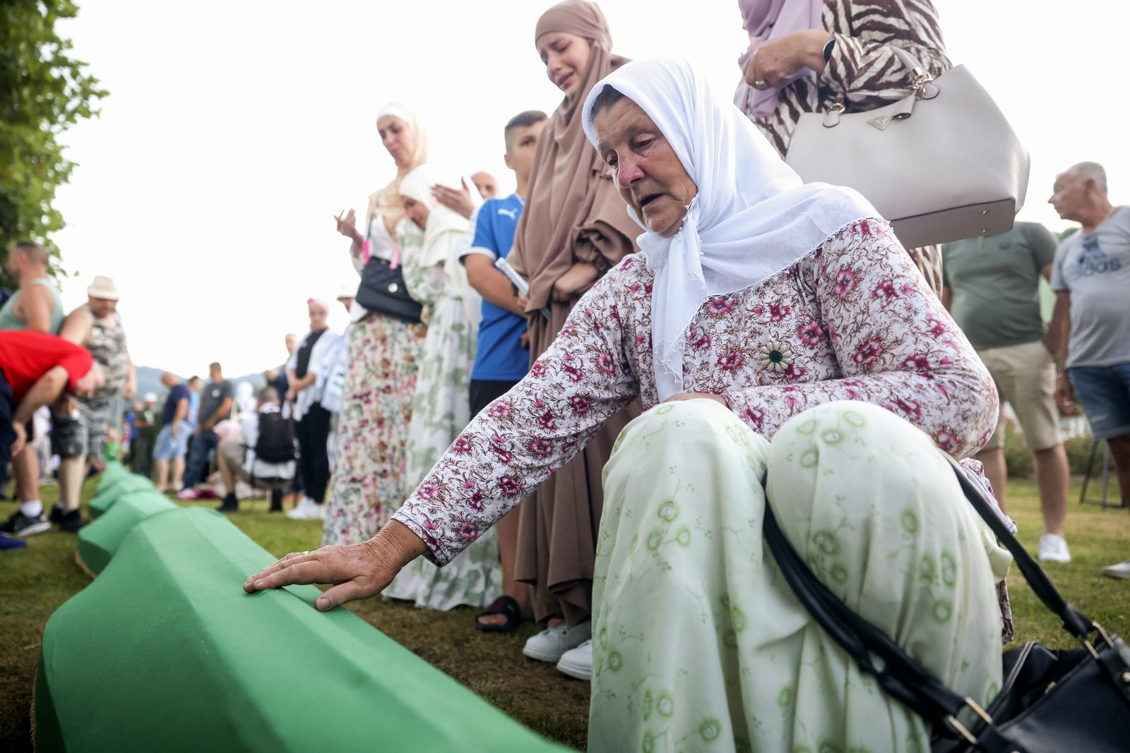 10.07.2024., Potocari, Bosna i Hercegovina - Tabuti sa posmrtnim ostatcima 14 novoidentifikovanih zrtava genocida u Srebrenicu prebaceni su u musalu gdje ce sutra biti pokopani. Photo: Armin Durgut/PIXSELL