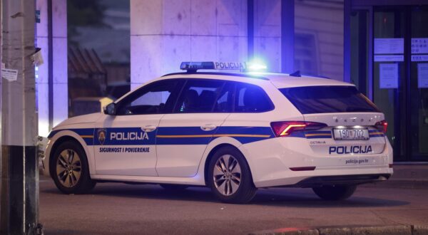 11.06.2025., Zagreb - Na krizanju Selsske ceste, Ilice i Ulice Sveti Duh dogodila se prometna nesreca. U jednom od automobila bio je ministar Anusic sa svojim osiguranjem. Ministar je prosao bez ozljeda, ali ozlijedjenih osoba ima u drugom automobilu. Zbog nesrece privremeno je obustavljen tramvjaski promet Ilicom. Photo: Luka Stanzl/PIXSELL