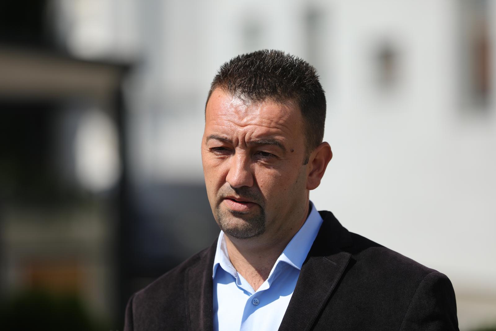 11.07.2025., Opcinsko drzavno odvjetnistvo, Vukovar - Gradonacelnik Grada Vukovara Marijan Pavlicek odrzat ce konferenciju za medije na temu kupovine glasova uoci drugog kruga lokalnih izbora u Vukovaru. Photo: David Jerkovic/PIXSELL