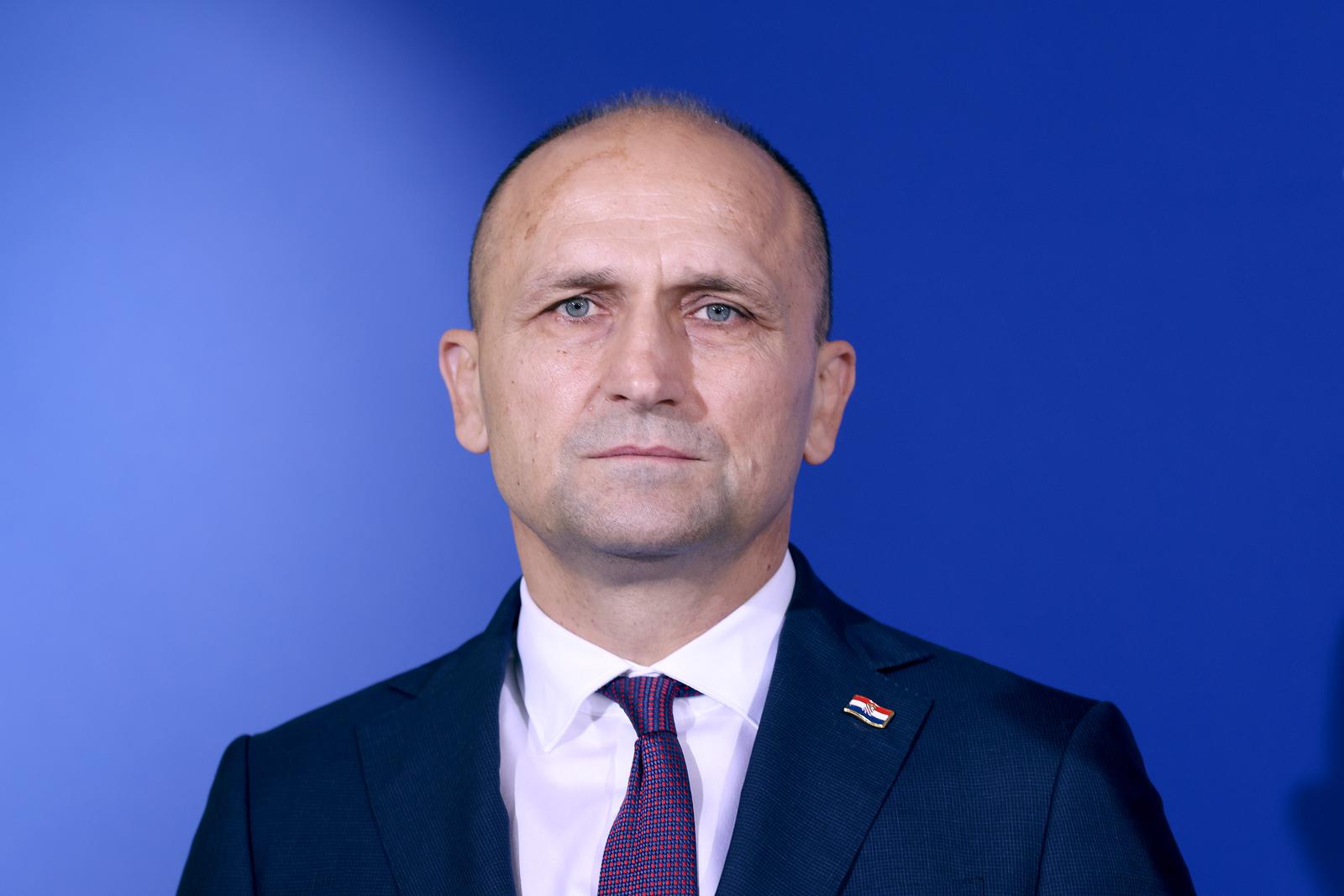11.07.2025., Zagreb - Na 12., djelomicno zatvorenoj sjednici Odbora za obranu raspravljalo se, uz ostalo, o uvodjenju obaveznog vojnog osposobljavanja. Nakon sjednice  Ivan Anusic i Arsen Bauk su odrzali konferenciju za medije  Photo: Patrik Macek/PIXSELL