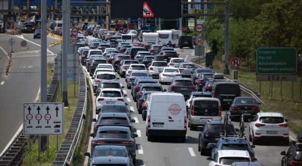 12.07.2025., Zagreb - Pojacan promet u smjeru prema moru ispred NP Lucko.

 Photo: Davor Puklavec/PIXSELL