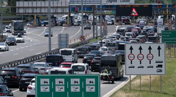12.07.2025., Zagreb - Pojacan promet u smjeru prema moru ispred NP Lucko.

 Photo: Davor Puklavec/PIXSELL