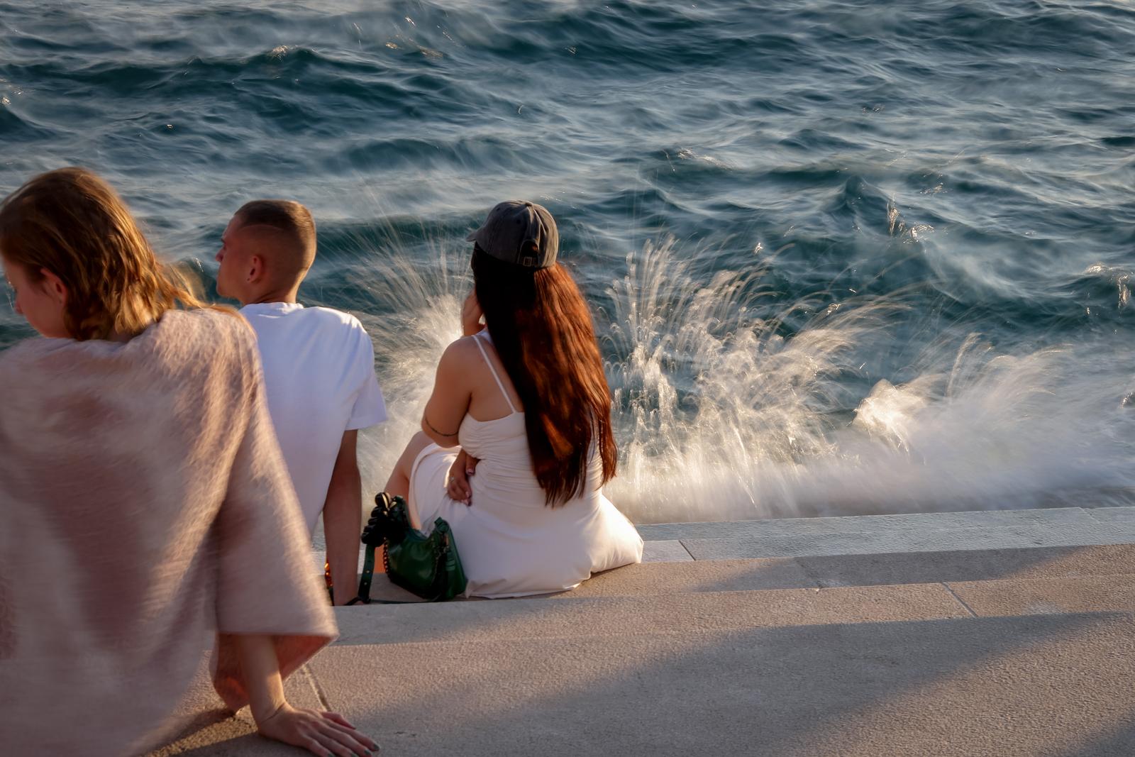 12.07.2025., Zadar - Turisti uzivaju u setnji gradom i razgledavanju znamenitosti Photo: Šime Zelić/PIXSELL